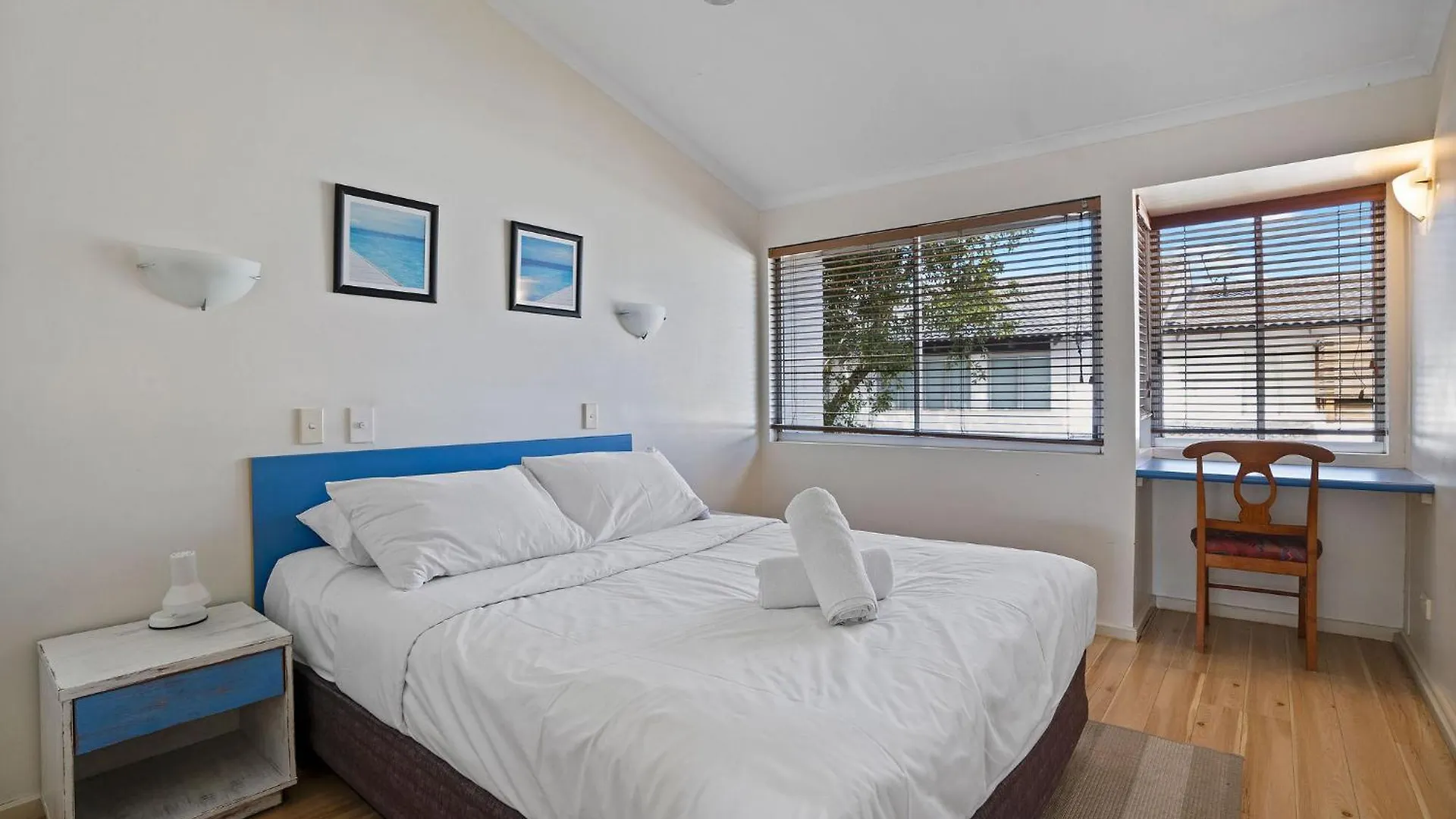 Noosa Parade Holiday Inn Australia