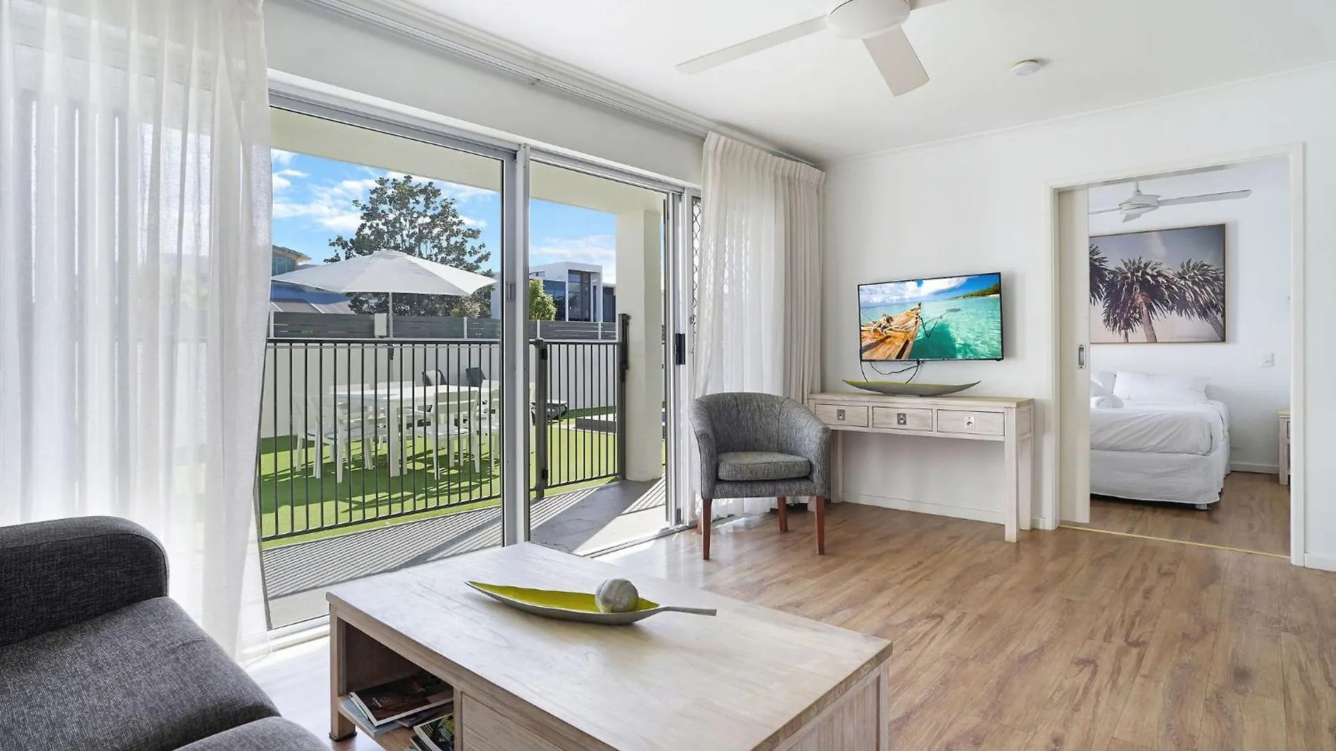 Noosa Parade Holiday Inn Australia